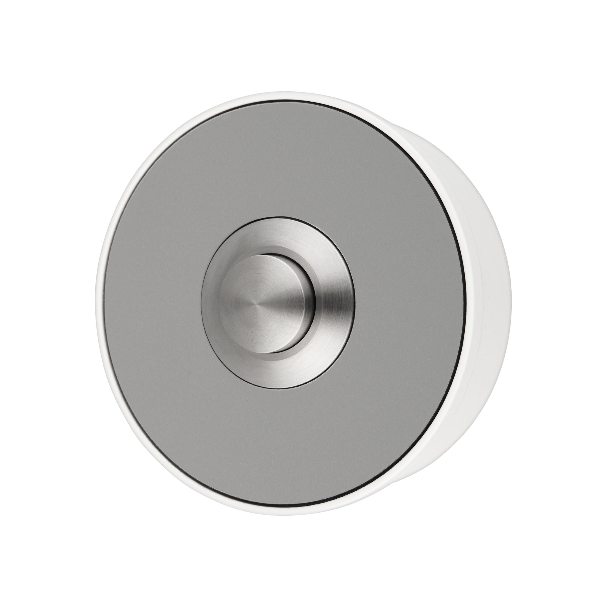 Runde Klingelplatte mit silber matter Oberfläche, mittigem Edelstahl-Drucktaster, weißer Rahmen, schräge Frontansicht.