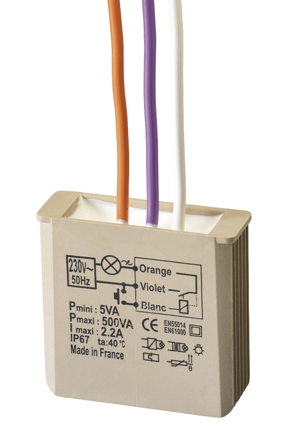 Unterputz-Dimmer mit drei farbigen Anschlussleitungen, beige, Schaltbild und technische Daten direkt aufgedruckt.